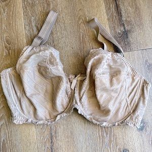 Chantelle  Size 36DDD. BRAND NEW